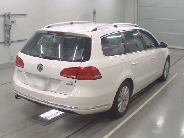 1047 VOLKSWAGEN PASSAT VARIANT 3CCAX 2014 г. (CAA Tokyo)